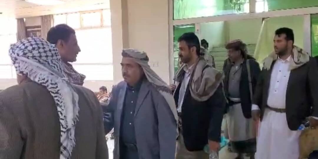 في عيد الفطر المبارك   محافظ شبوة اللواء عوض العولقي يزور عدد من القيادات الإدارية والمشايخ وأبناء المحافظة بالعاصمة صنعاء