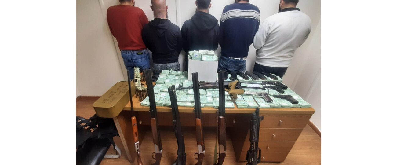 شعبة المعلومات تفكّك شبكة خطيرة تنشط في لبنان وسوريا بالخطف والتعذيب لقاء فديات مالية، وتلقي القبض على أفرادها