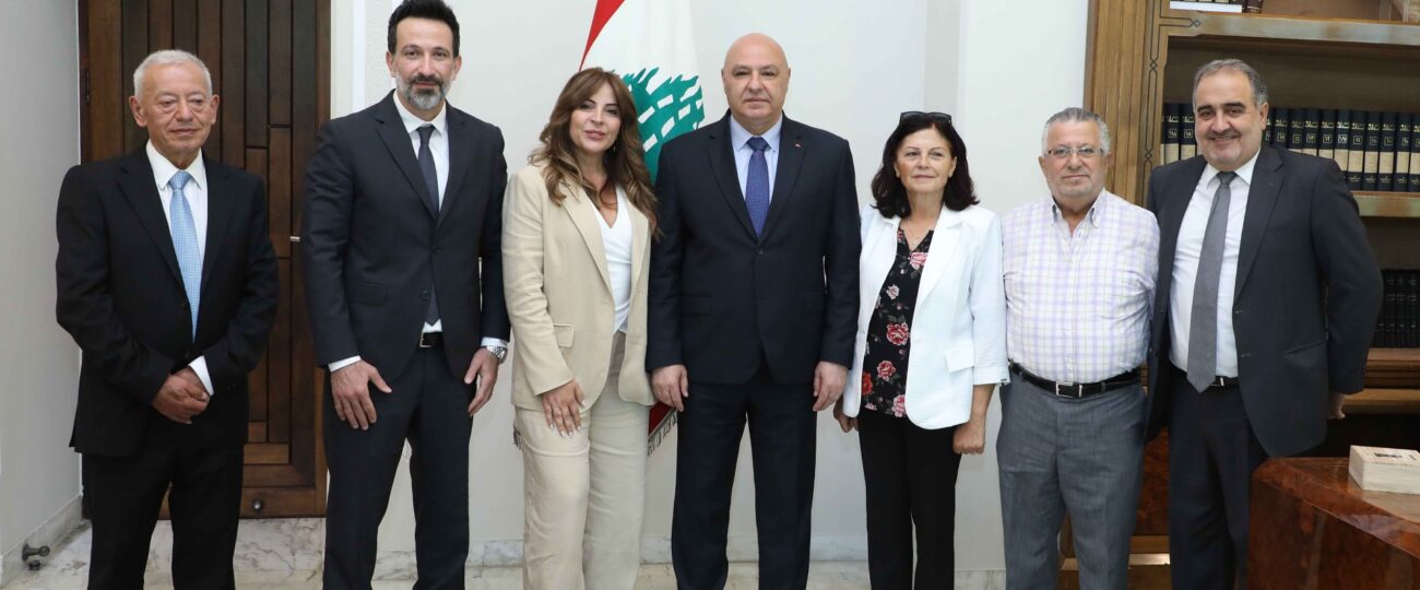 رئيس الجمهورية إستقبل وزير المالية الذي عرض عمل الوزارة  والقوانين ذات الصلة وملف التعيينات